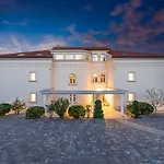 Tunera - Luxury Ii 4*