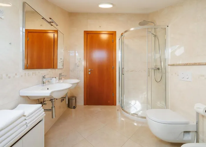 Tunera - Luxury Ii Gasthof