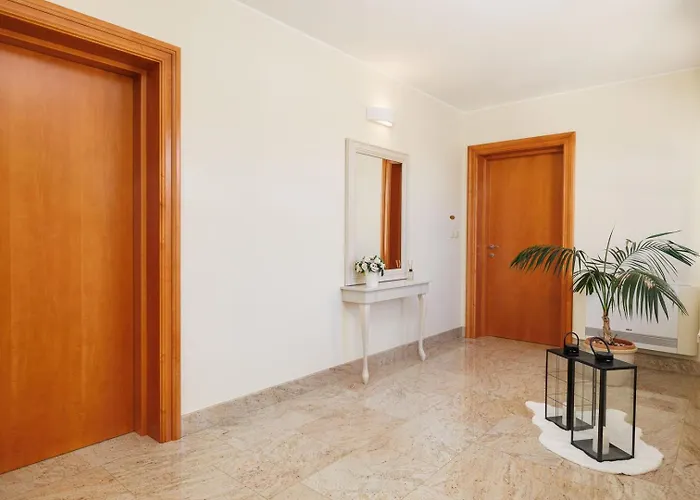Tunera - Luxury Ii