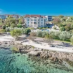 Tunera - Luxury Ii