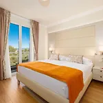 Tunera - Luxury Ii 招待所 4*