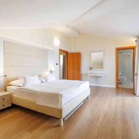 Tunera - Luxury Ii Affittacamere 4*